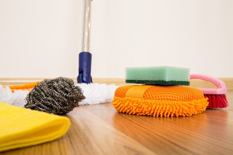 Jak účinně vyčistit sokly v bytě?