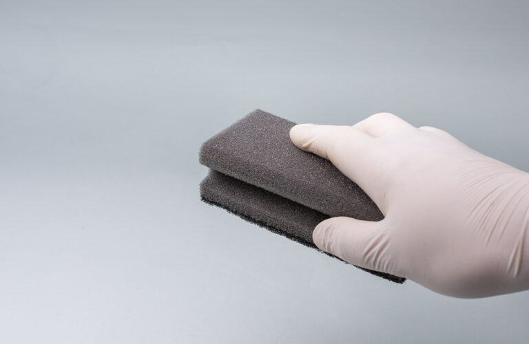Jak vyprat mikrovláknové ručníky pro péči o vlasy