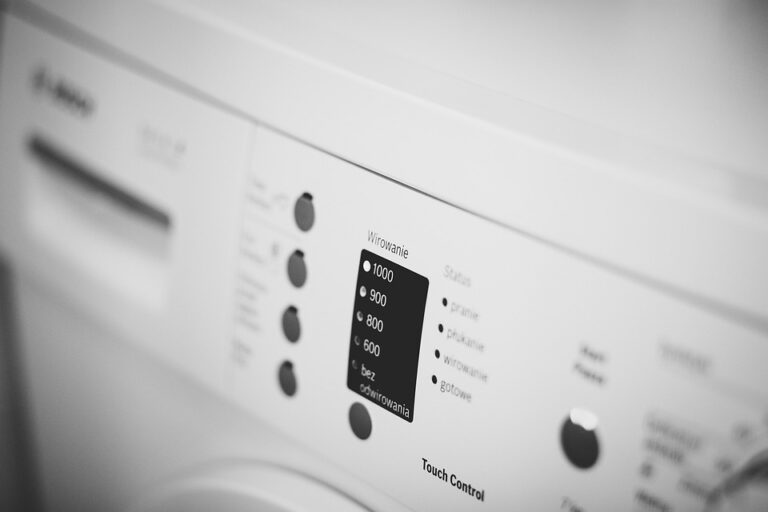 Jak správně skládat pračku a sušičku na prádlo: tipy a rady