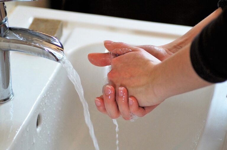 Jak dlouho byste měli správně mýt ruce?